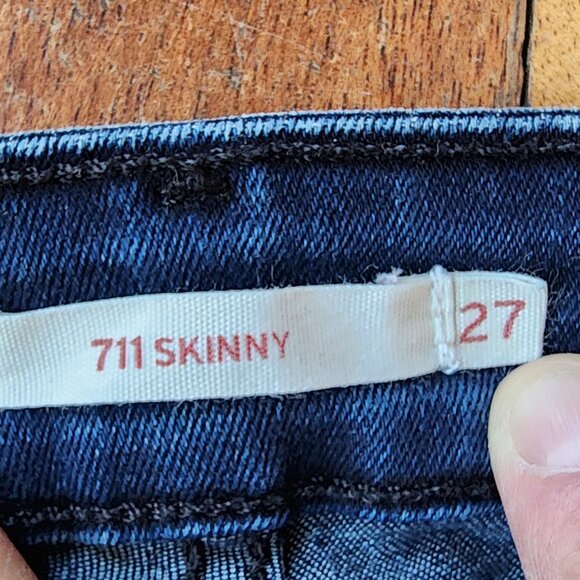 Levi's 711 Ripped Skinny Dark Wash Jeans Size 27 - Picture 6 of 16